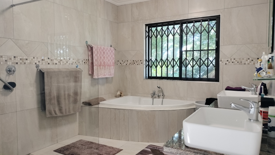 3 Bedroom Property for Sale in Grootbrakhoogte Western Cape